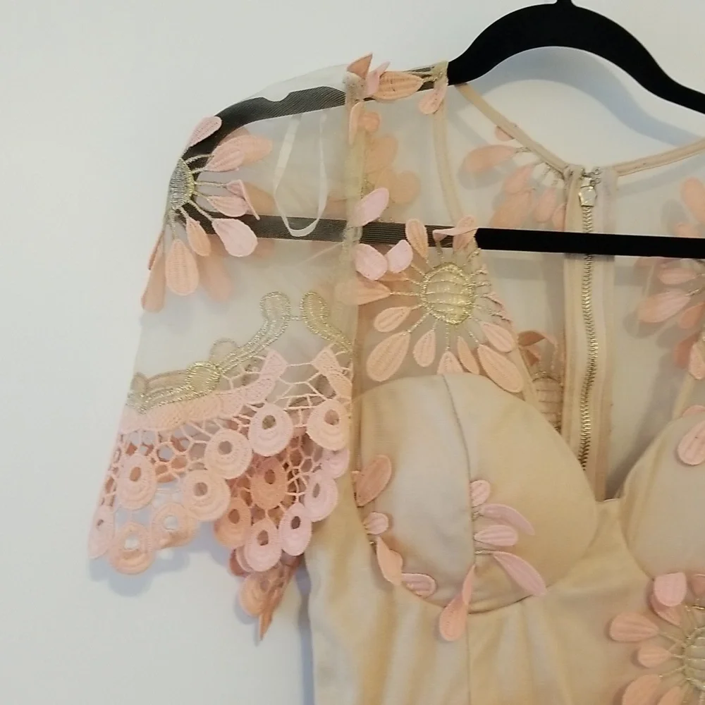 NWT floral mini dress size Small - Picture 3 of 10